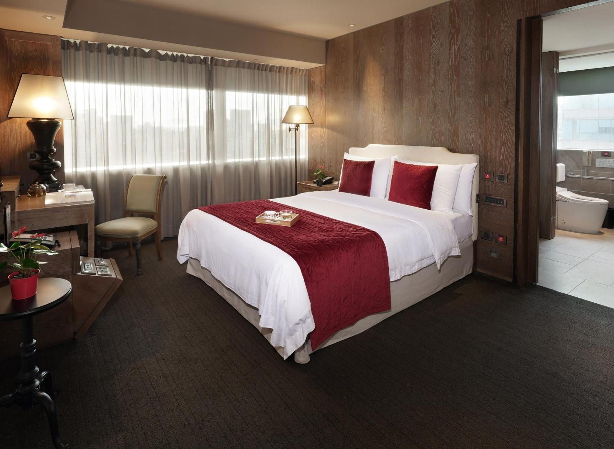 Palais De Chine Hotel Taipei Exterior photo A bedroom at the hotel